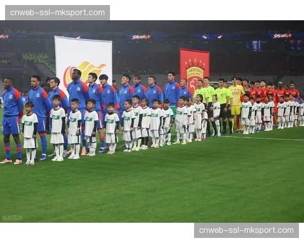 上海申花vs上海海港德比战，超6万人现场观战创纪录